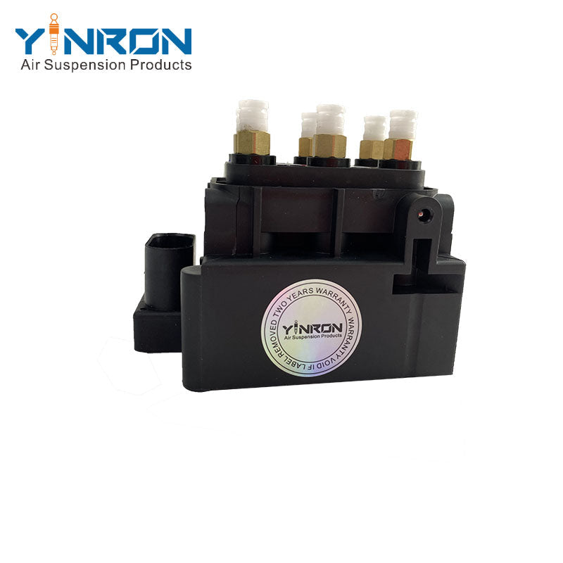 Detailed view of Audi A6 C6 4F air suspension valve block (4F0616013)