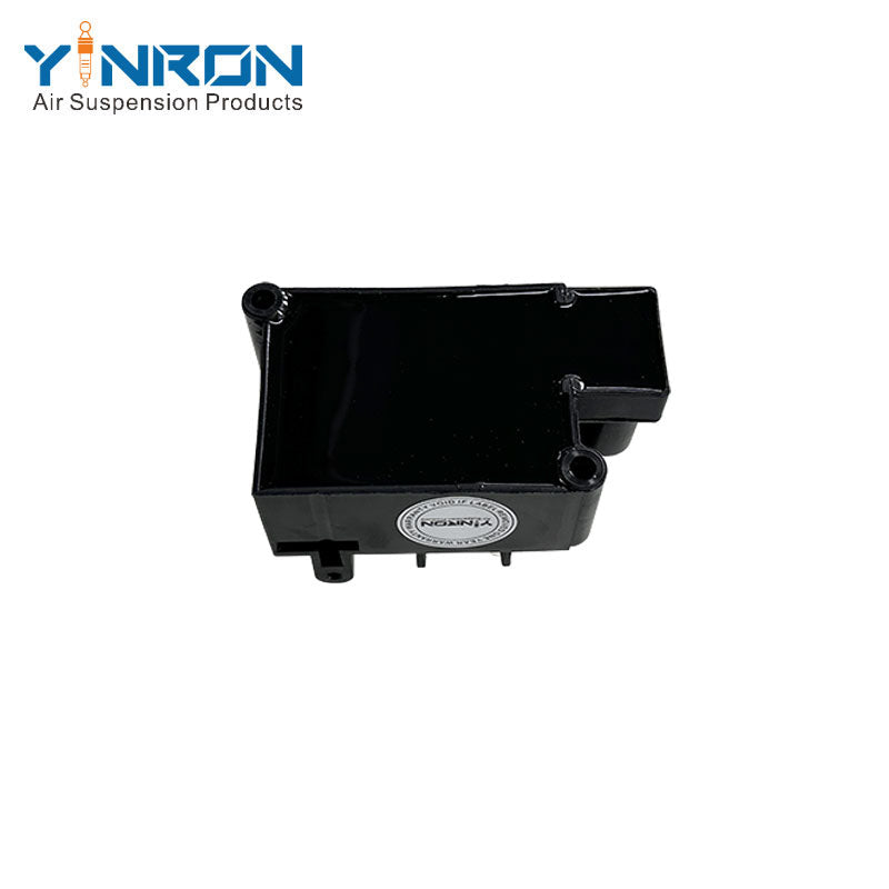 Bottom detail view for Audi A6C7 4G air suspension valve block (4G0616005C)