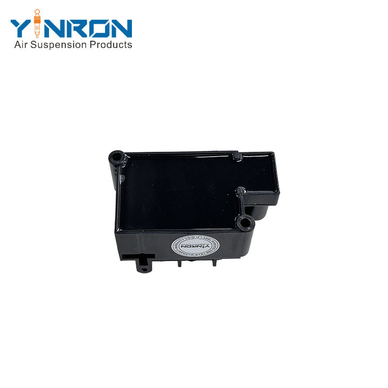 Bottom detail view for Jaguar XJ X351 air suspension valve block (C2D26814)