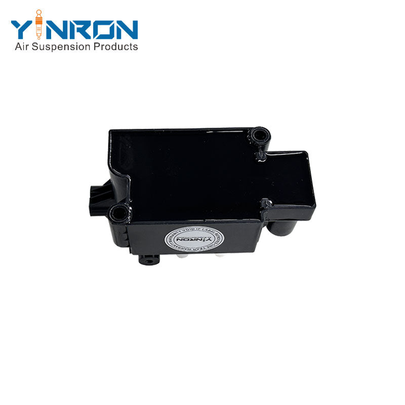 1. Bottom detail view for Porsche Panamera 971 air suspension valve block (971616056)