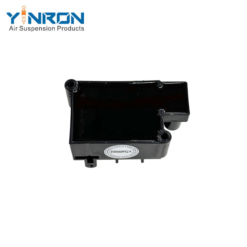 Bottom view of Audi A6 C6 4F air suspension valve block (4F0616013)