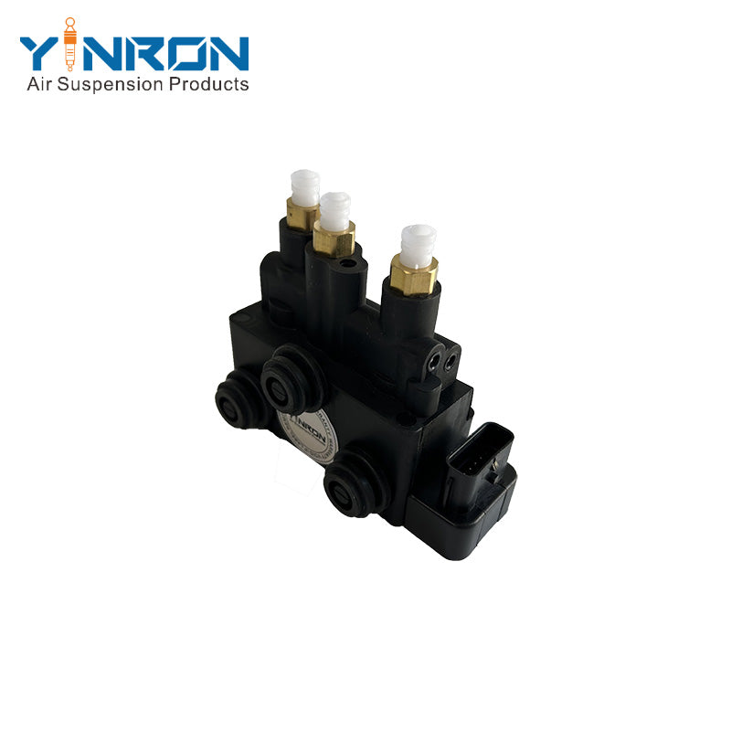 Three-quarter perspective view for Land Rover Range Rover L405 front air suspension valve block (LR037081)