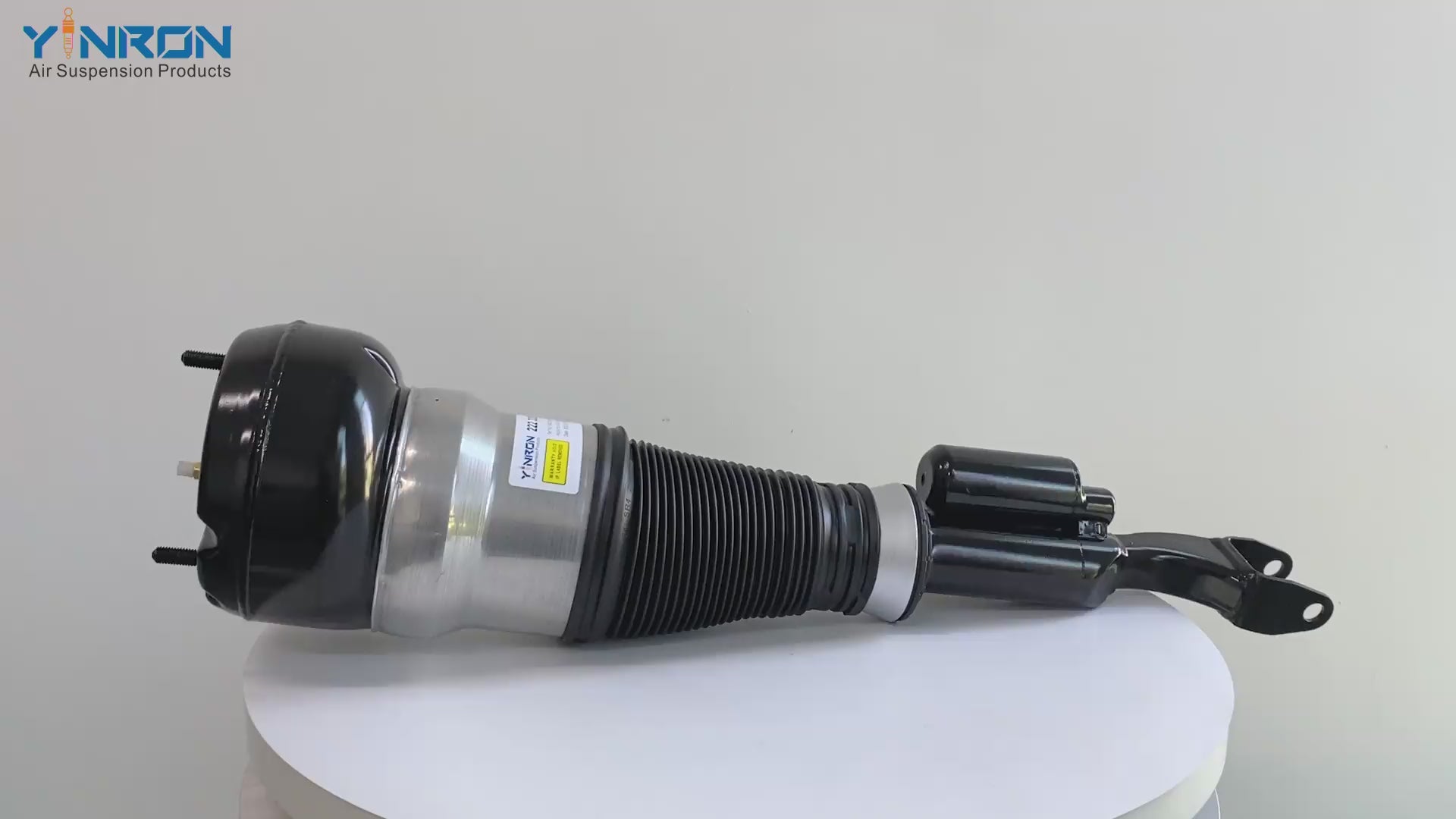 360-degree video showcase of Mercedes-Benz S-Class W222 4Matic front air suspension strut - A2223208113
