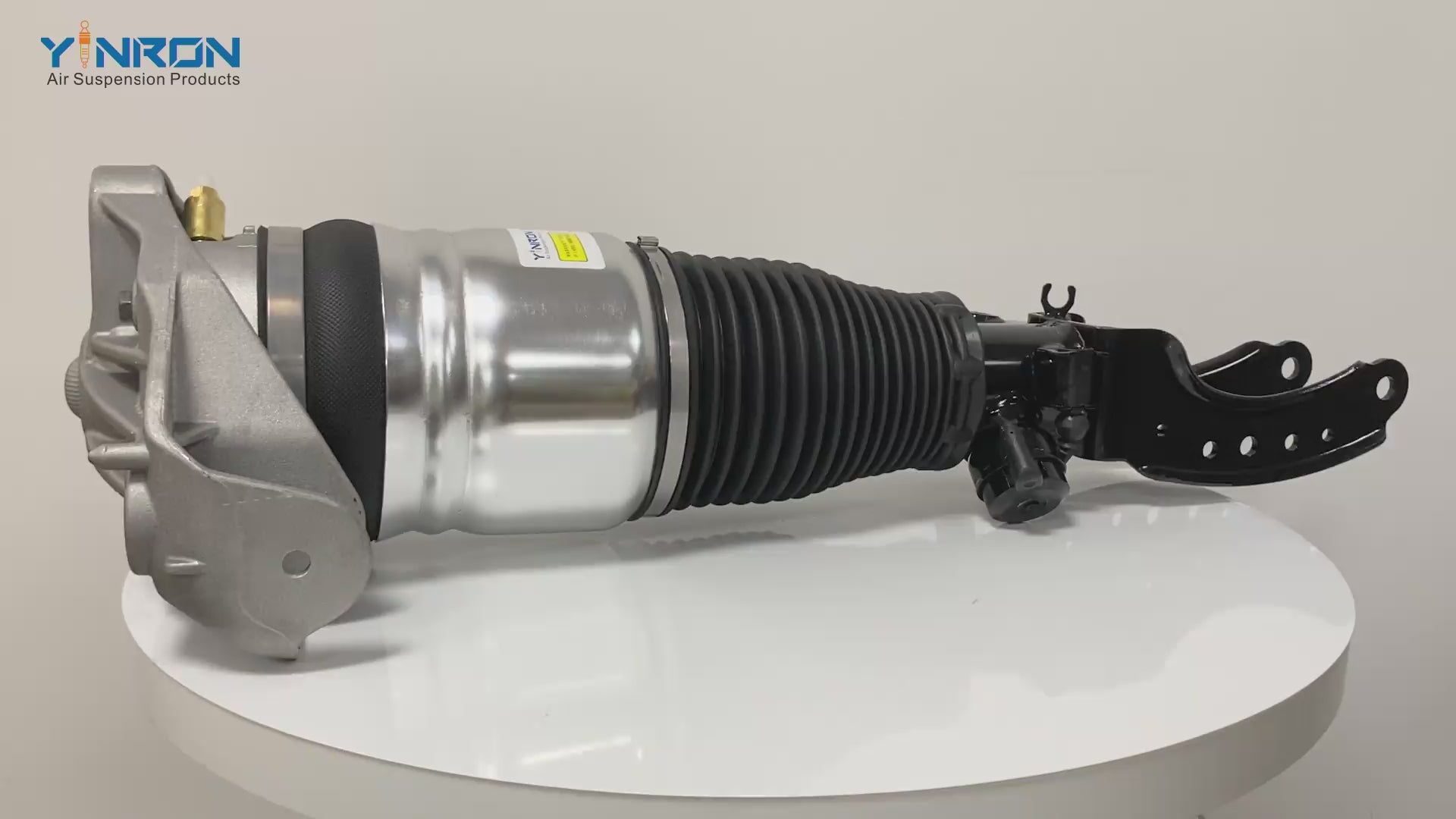 360-degree rotation video showcasing the build quality for Audi Q7 7L front right air suspension strut (7L8616040D)