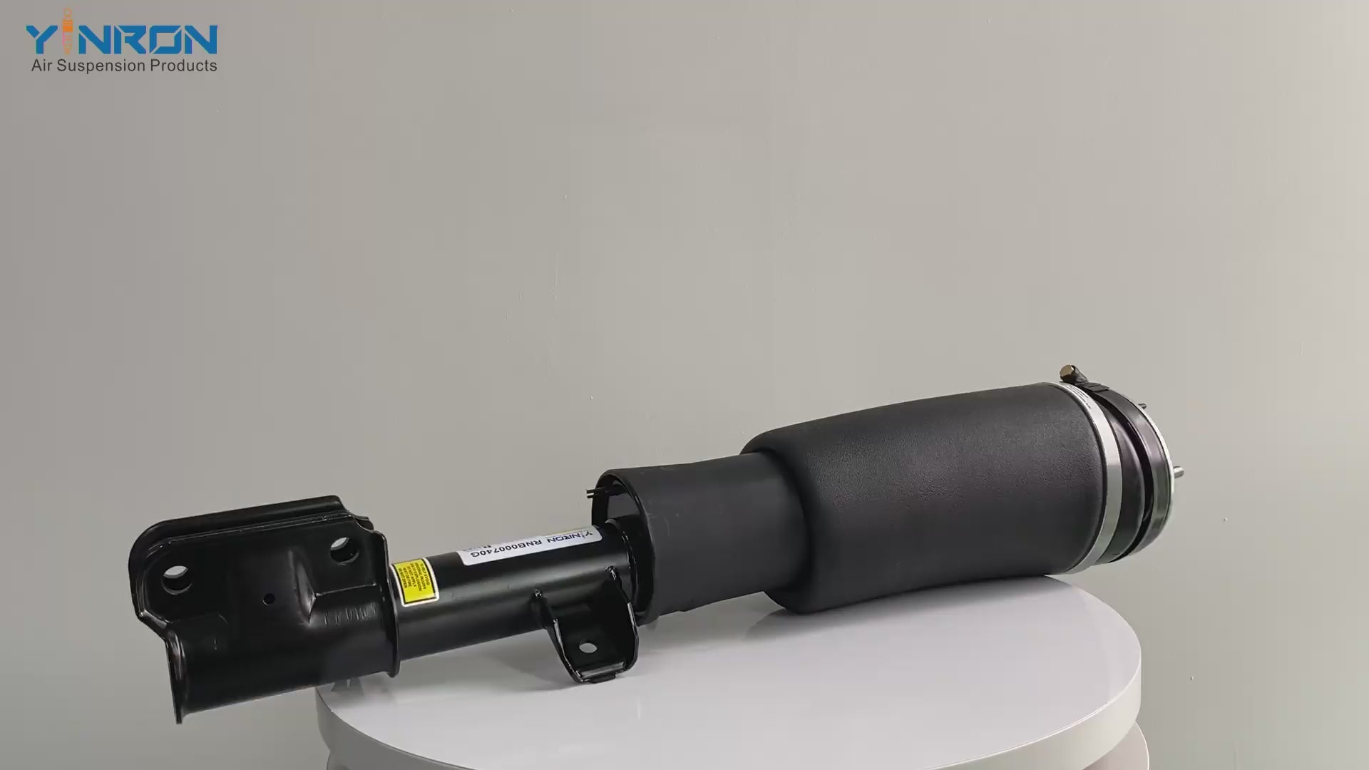 360-degree view video of Range Rover Vogue L322 front air suspension strut (RNB000740G)