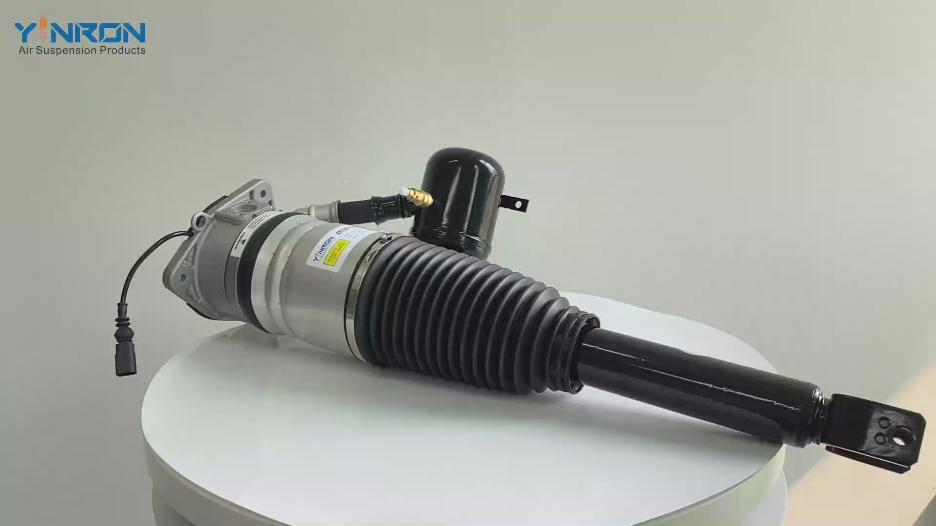 360-degree rotation video showcasing the build quality for Audi A8 D3 4E rear right air suspension strut (4E0616002E)