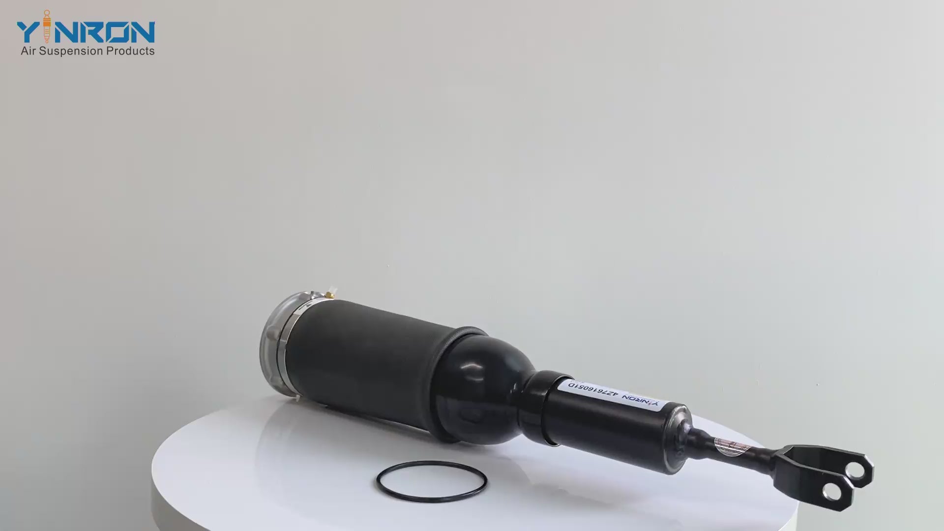360-degree rotation video showcasing the build quality for Audi A6 C5 Allroad Quattro front left air suspension strut (4Z7413031A)