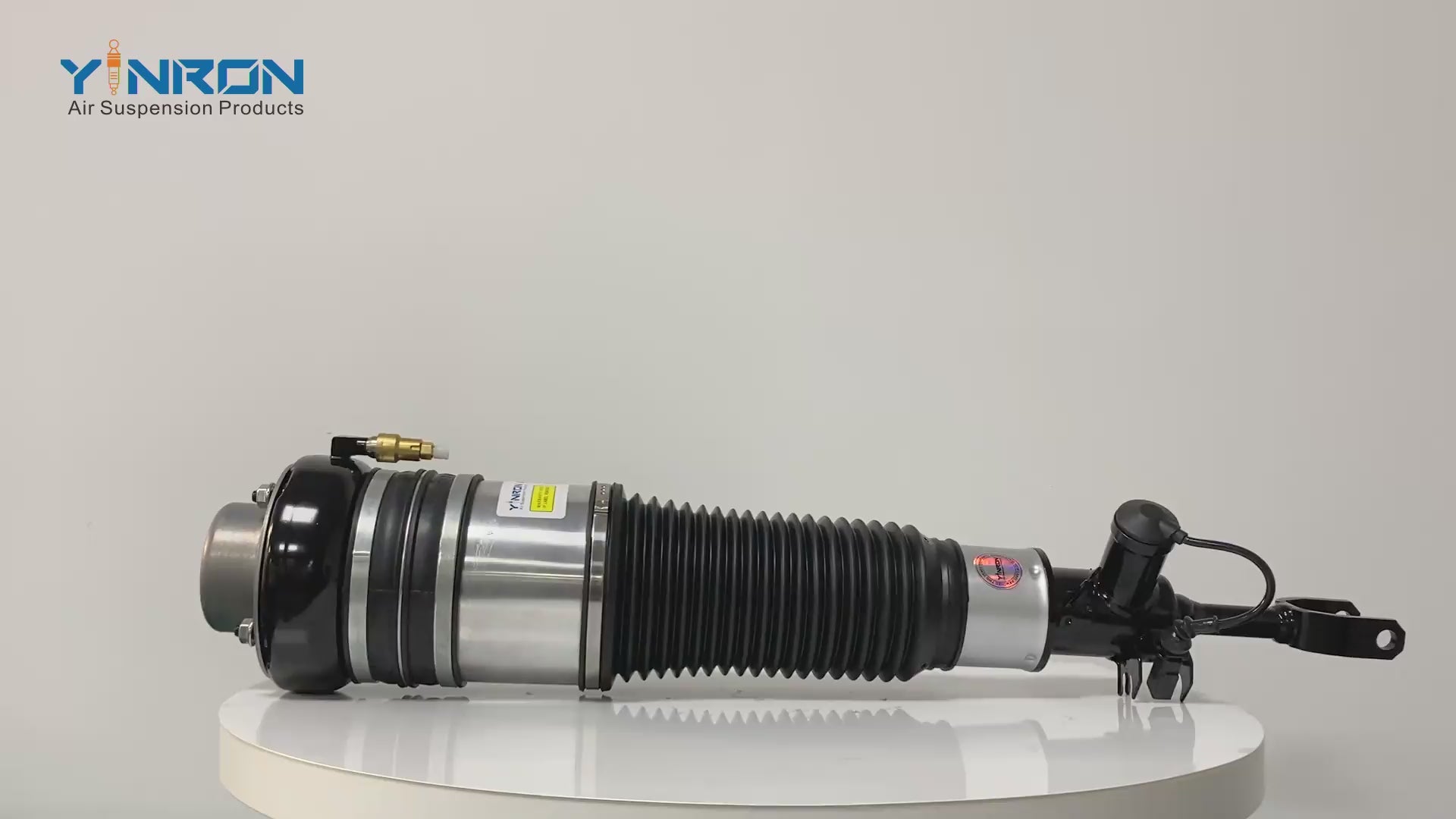 360-degree rotation video showcasing the high-quality for Audi A6 C6 4F front left air suspension strut (4F0616039AA)