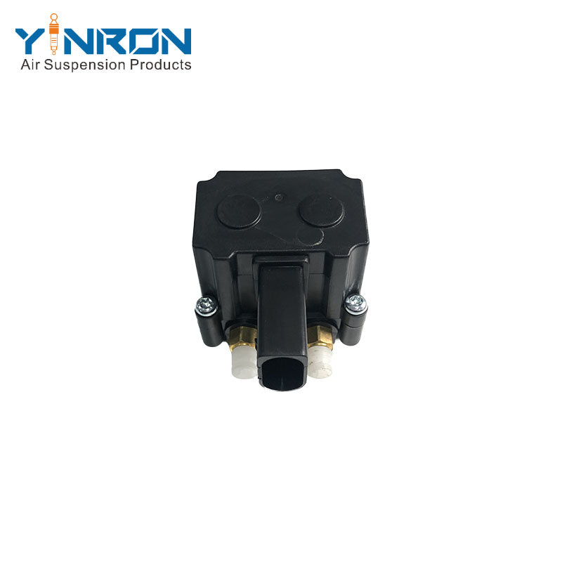 Vertical view of BMW 5 Series E61 air suspension valve block (37106789937)