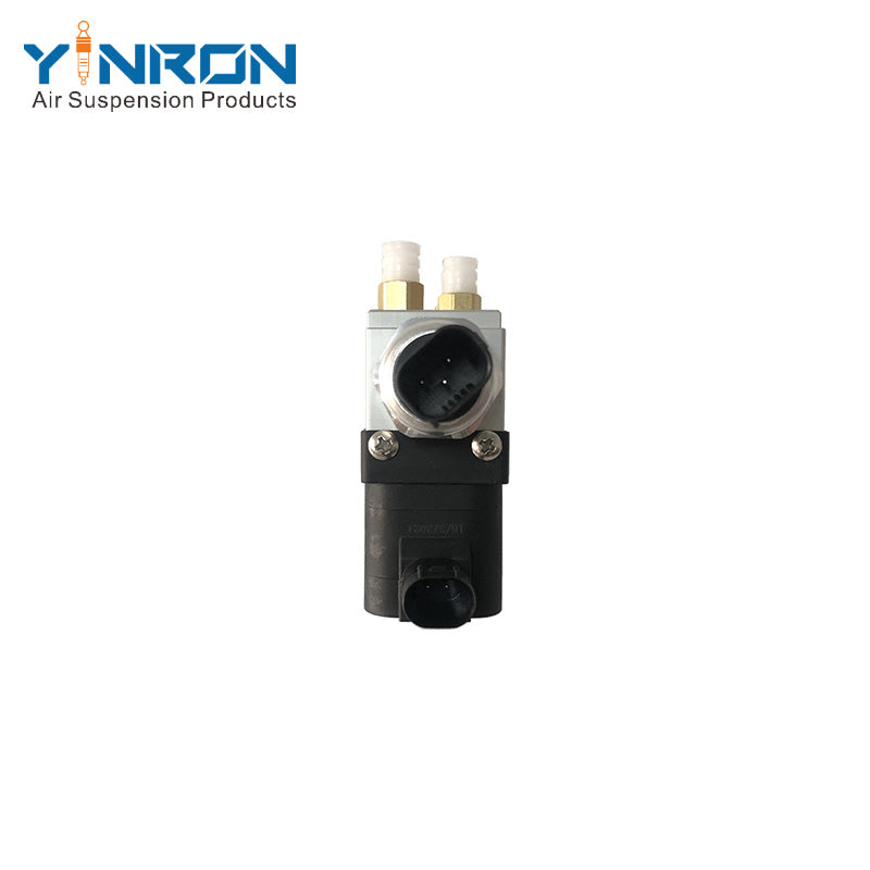 Connector end detail view for Mercedes-Benz E-Class W211 S211 air suspension valve block (A2113200158)